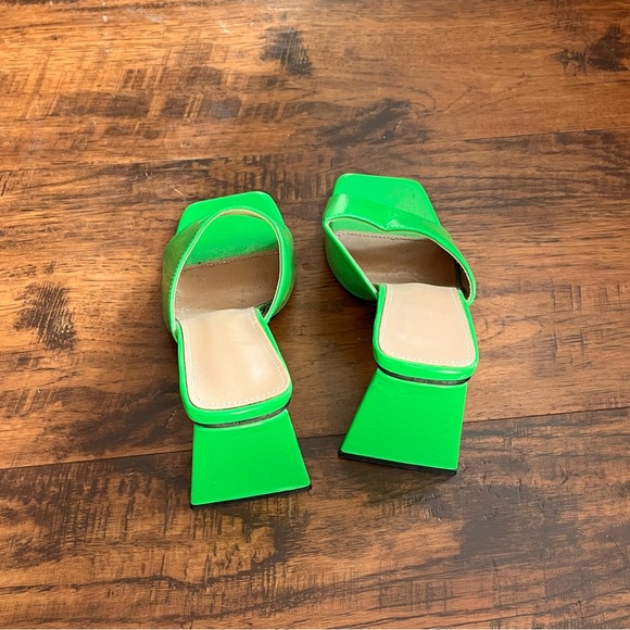 faux leather triangle high heels - Picture 3 of 6